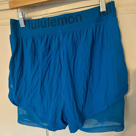 LULULEMON Logo Waistband High-Rise Training Short Poolside - Picture 9 of 14